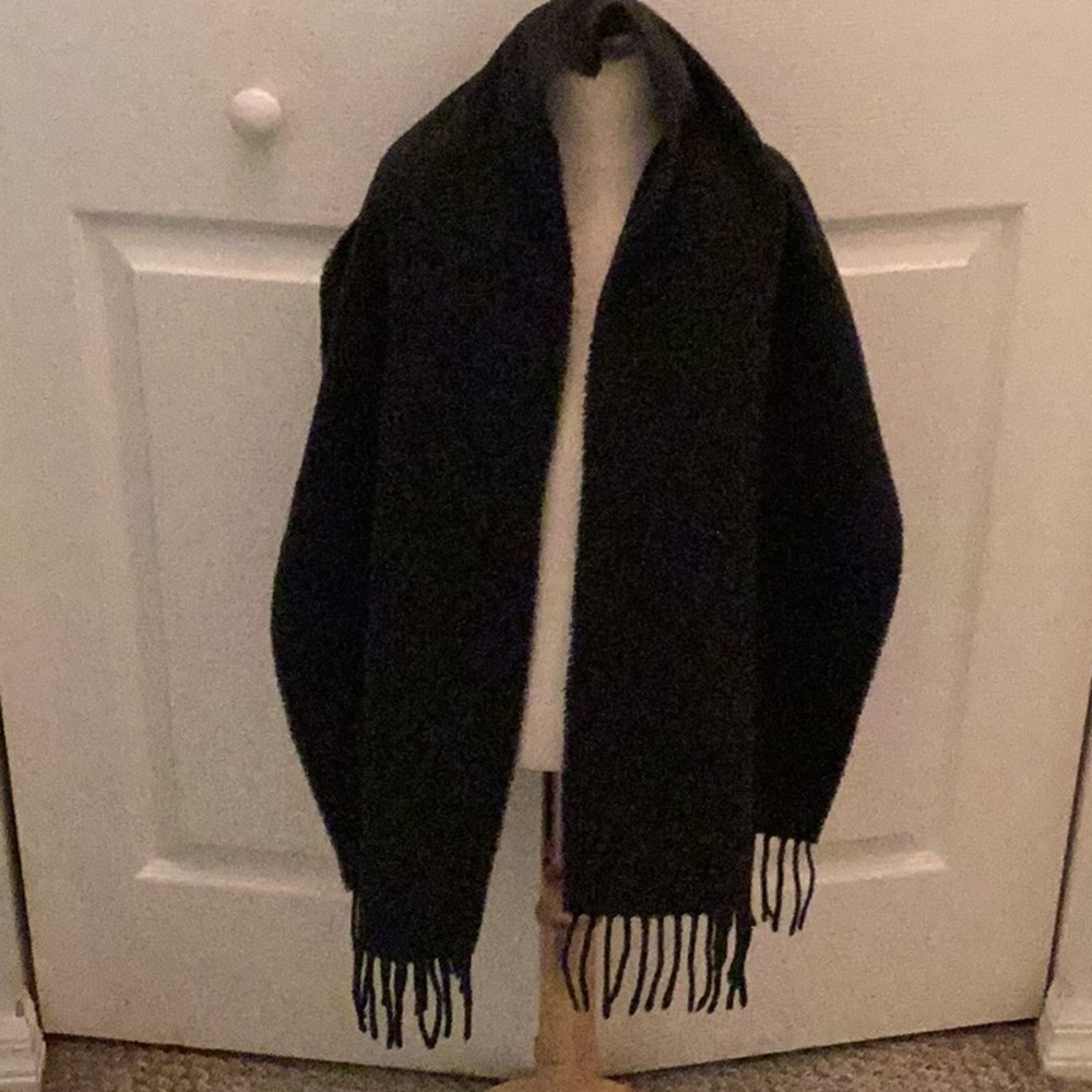 🖤NWOT Just Way Too Warm & Comfortable Scarf 
Must Have 🖤 - Picture 2 of 9